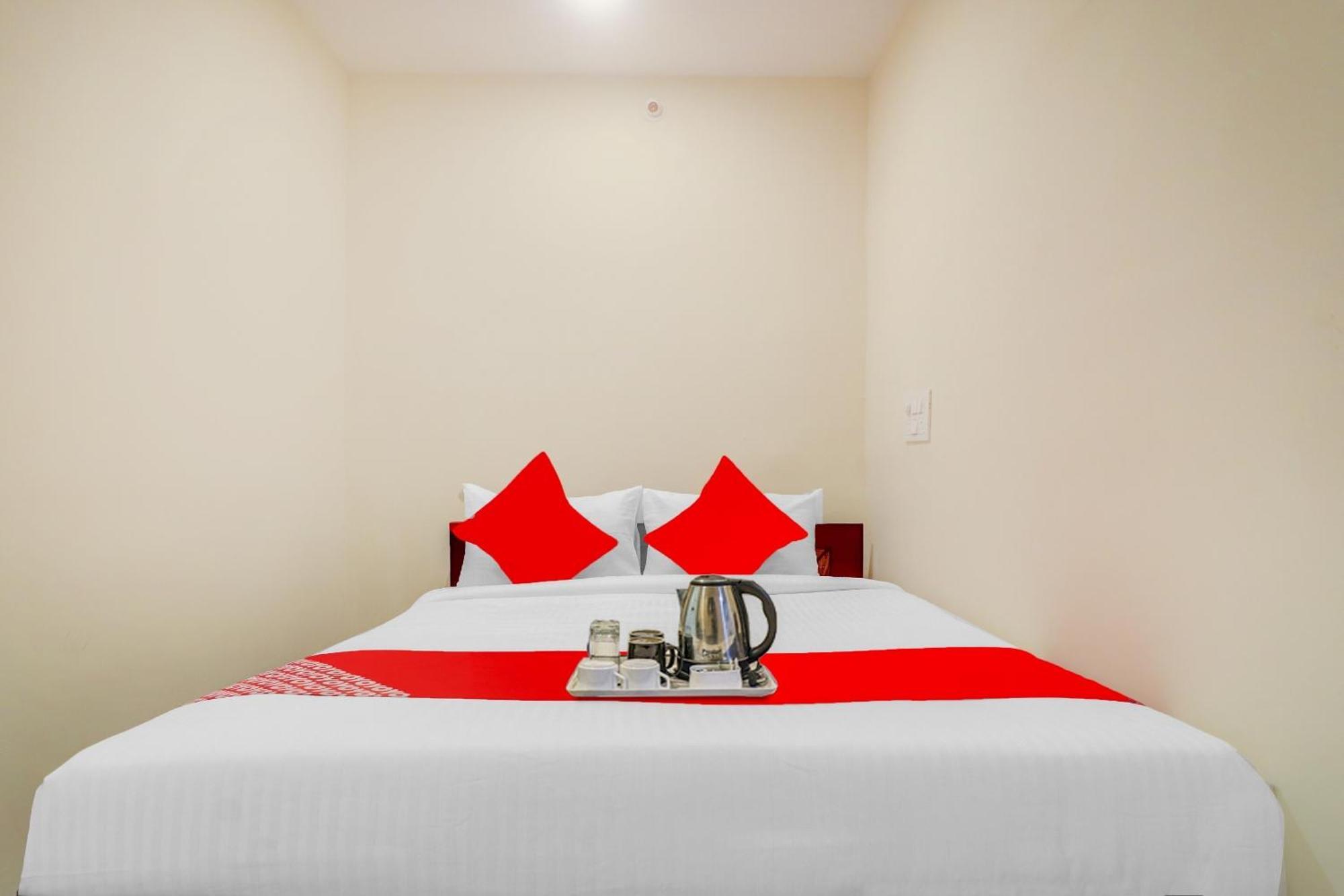 Hotel O Aayush Stay Inn Χιντεραμπάντ Εξωτερικό φωτογραφία