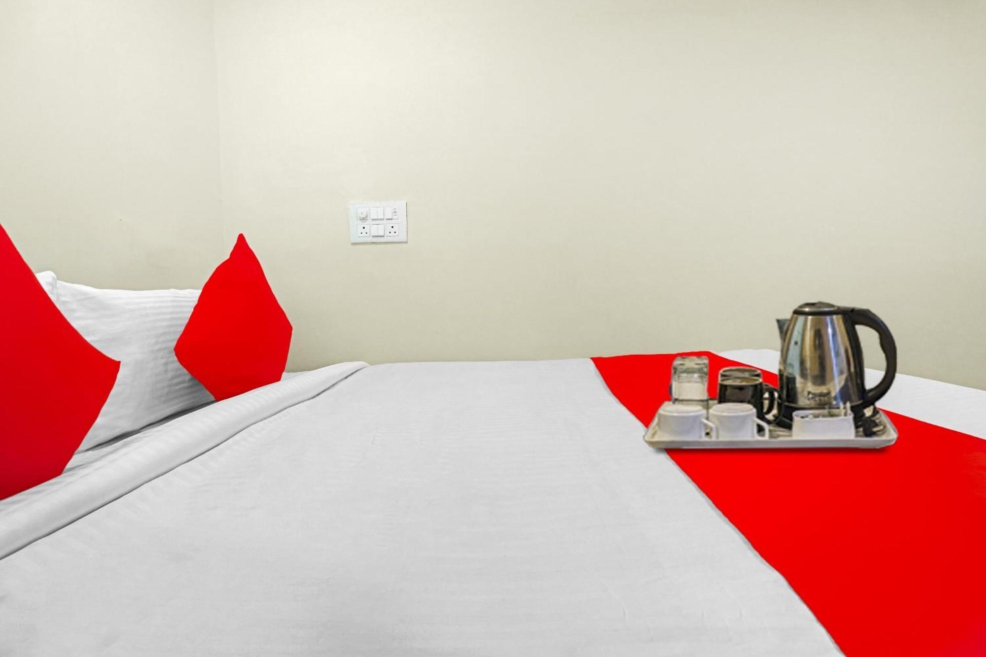 Hotel O Aayush Stay Inn Χιντεραμπάντ Εξωτερικό φωτογραφία