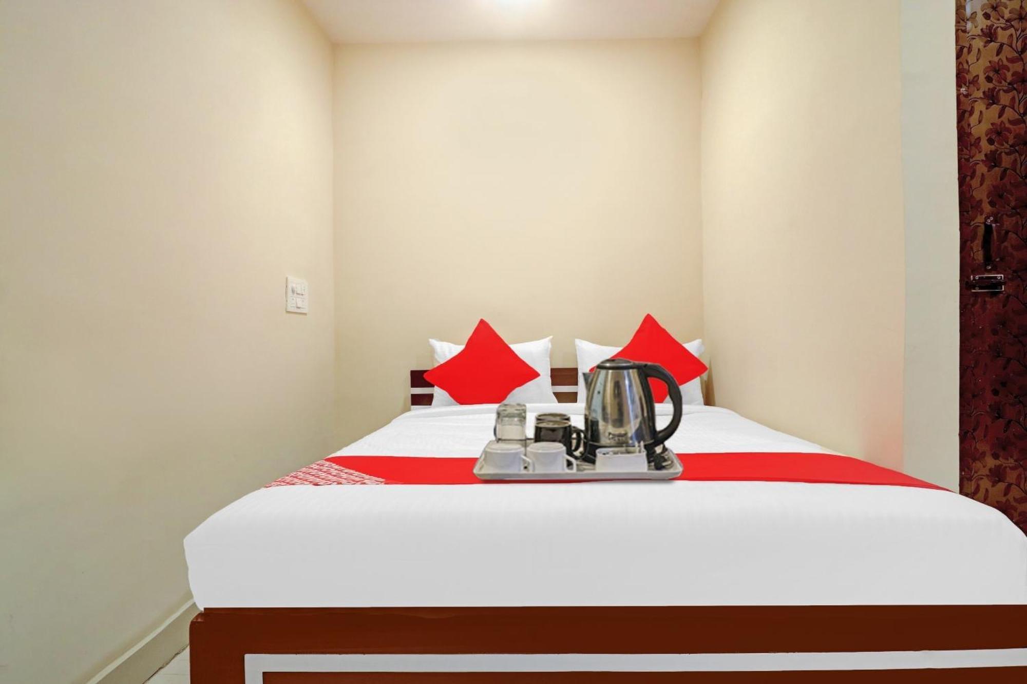 Hotel O Aayush Stay Inn Χιντεραμπάντ Εξωτερικό φωτογραφία