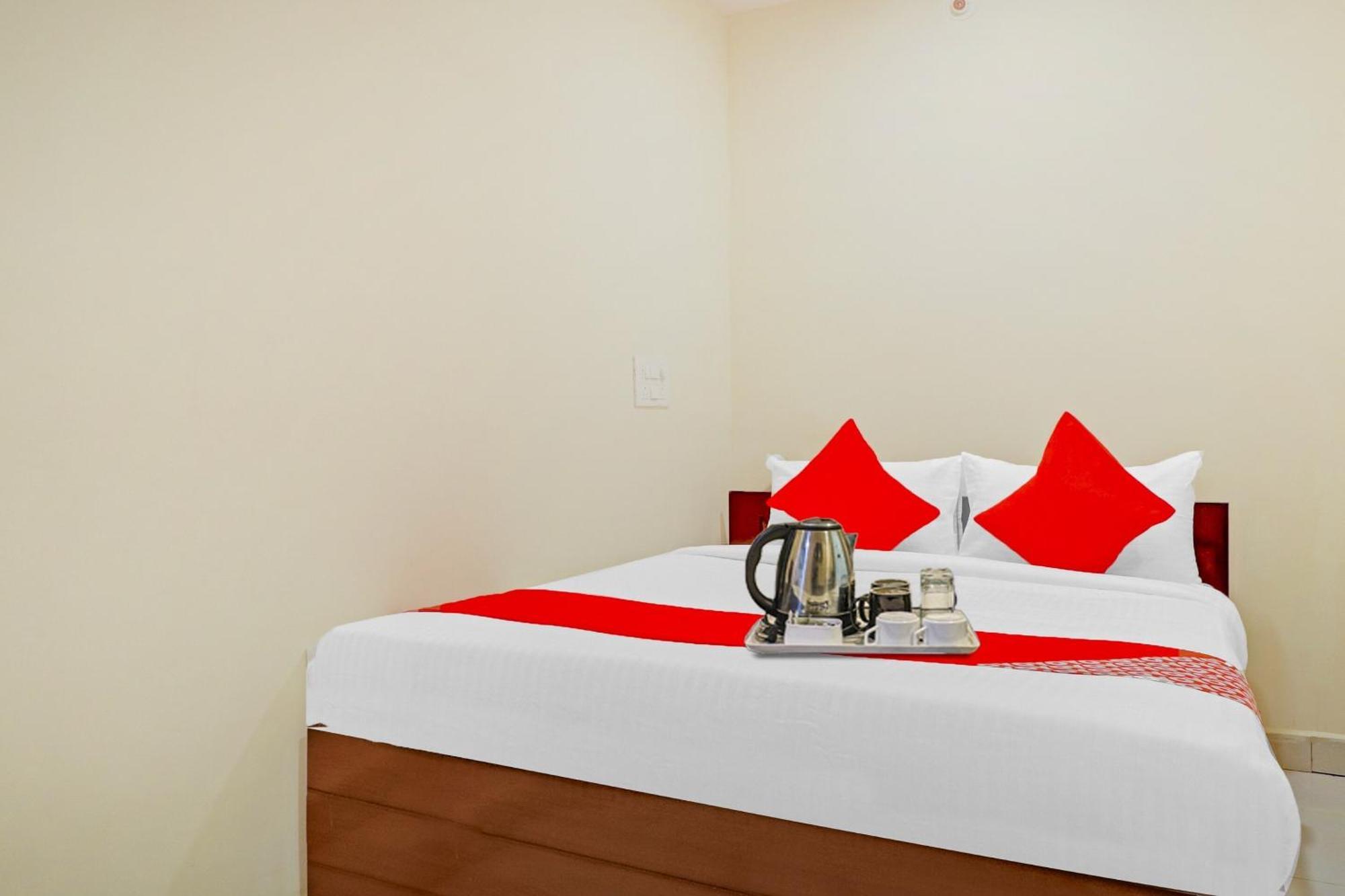 Hotel O Aayush Stay Inn Χιντεραμπάντ Εξωτερικό φωτογραφία