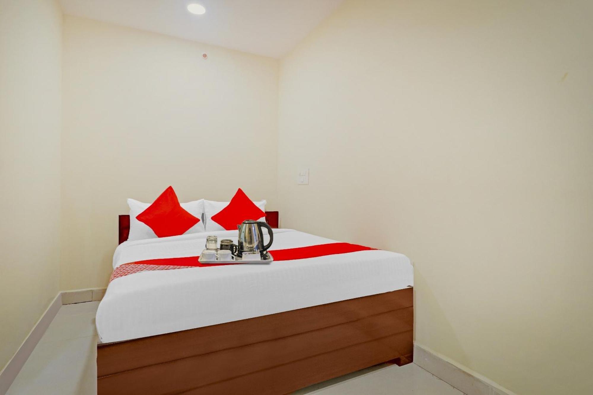 Hotel O Aayush Stay Inn Χιντεραμπάντ Εξωτερικό φωτογραφία