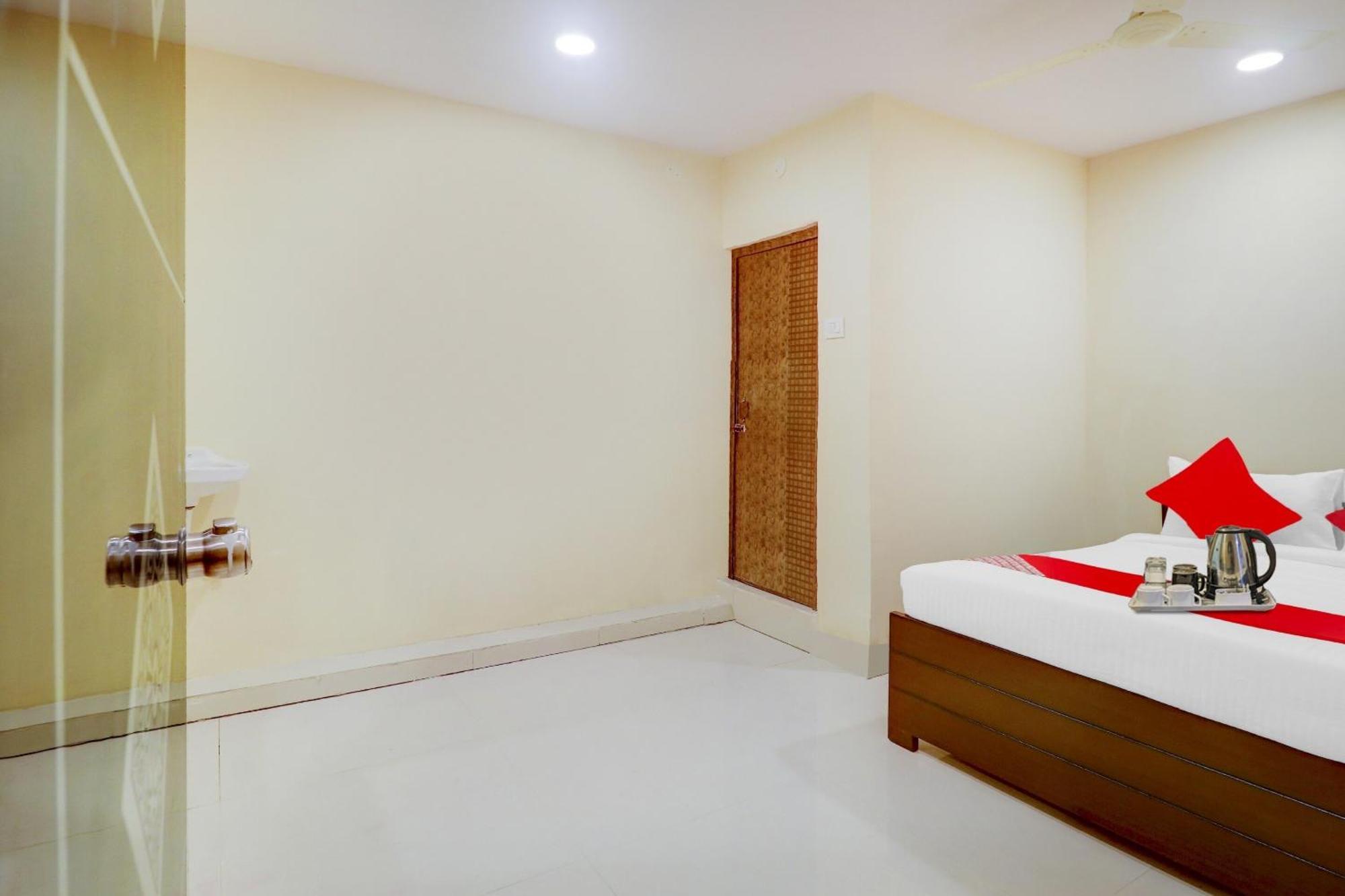 Hotel O Aayush Stay Inn Χιντεραμπάντ Εξωτερικό φωτογραφία